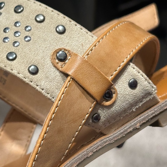 Comfortable brown studded sandals - Picture 4 of 9
